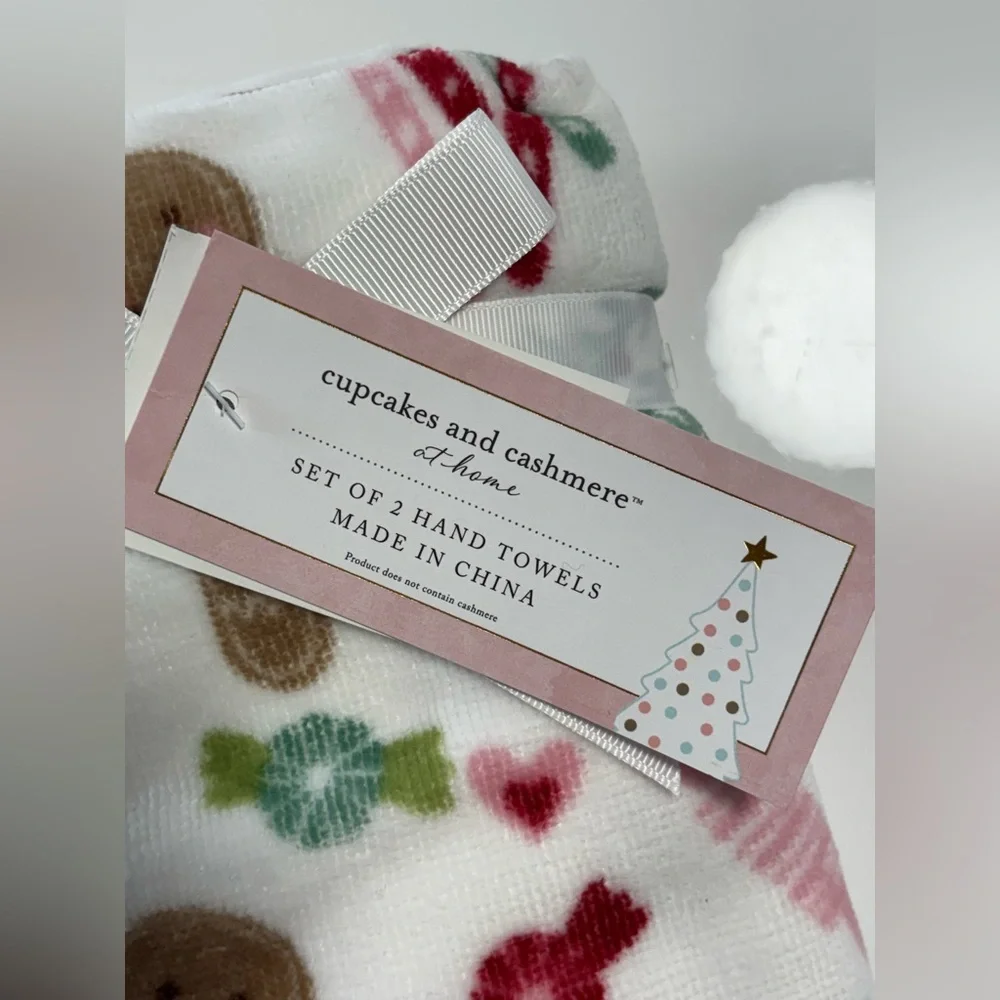 Cupcakes and Cashmere Sweet Christmas Treats Set of 2 Hand Towels